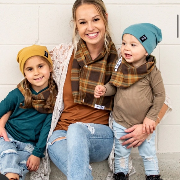 Millie + Roo matching scarves - Picture 2 of 3